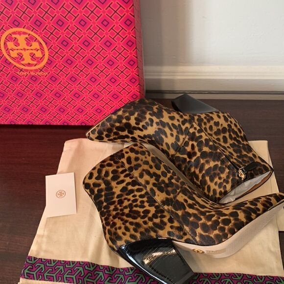 Tory Burch Lila genuine calf hair pointed toe leopard print bootie size 6,5 new - Picture 1 of 16